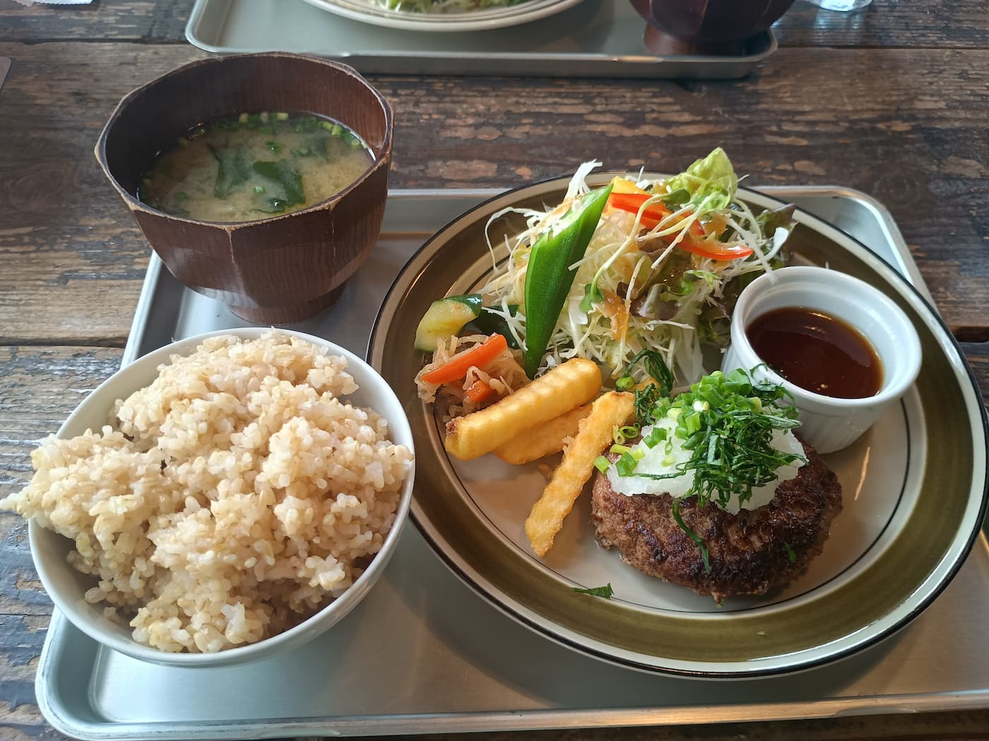 ハンバーグ定食