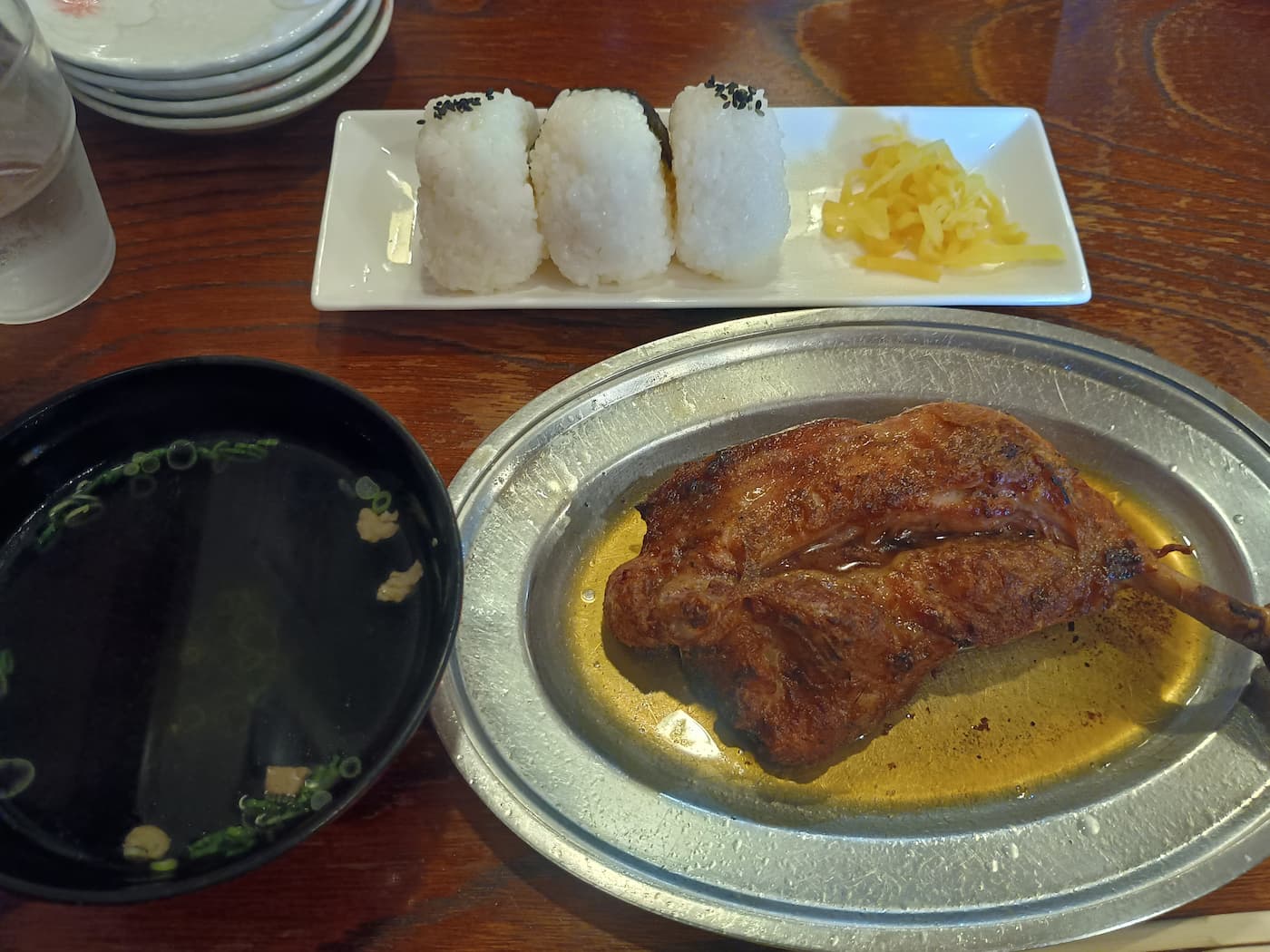 骨付鳥(若鶏)とおむすび